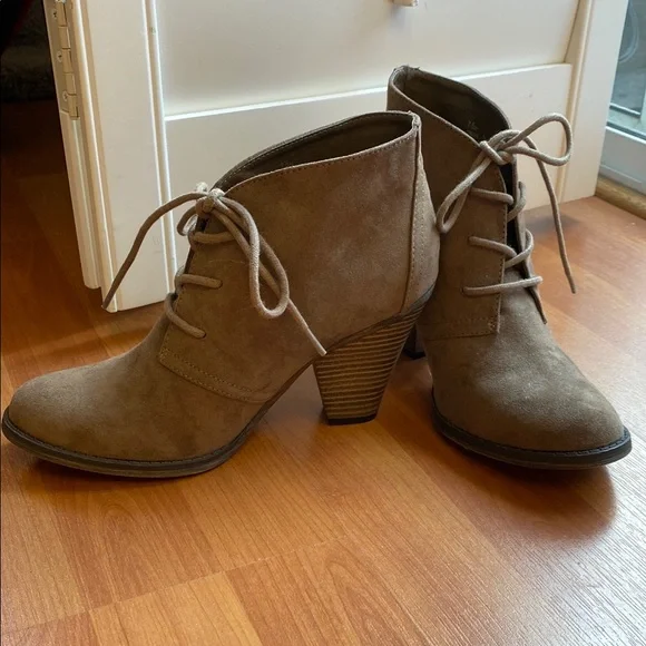 Mia Brown 7.5 ankle boots - Picture 1 of 5